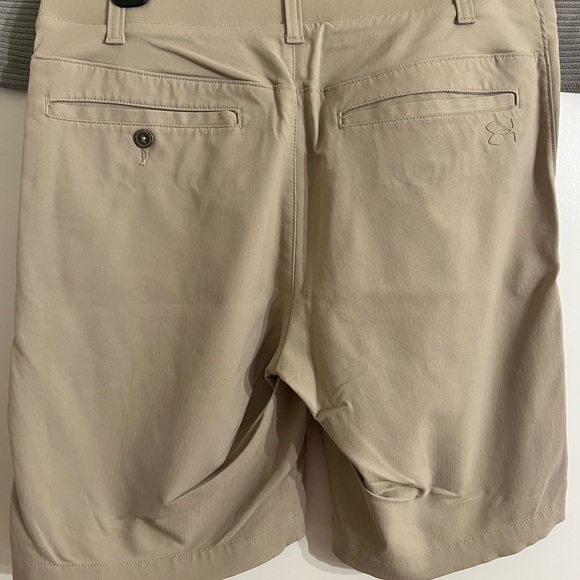 Under Armour Men's Khaki Golf Shorts - Picture 3 of 4